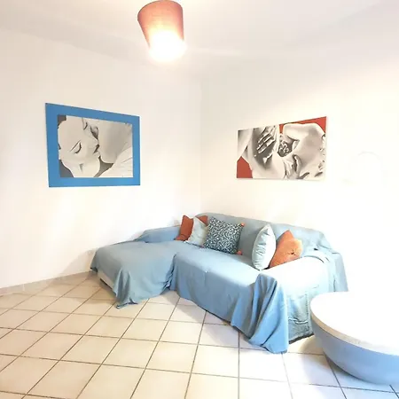 Ramingo Travel - Nuova Darsena Apartment